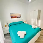 Sul Mare - Seafront With Sea View Daire *