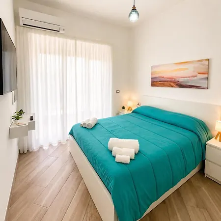 Sul Mare - Seafront With Sea View Apartamento *